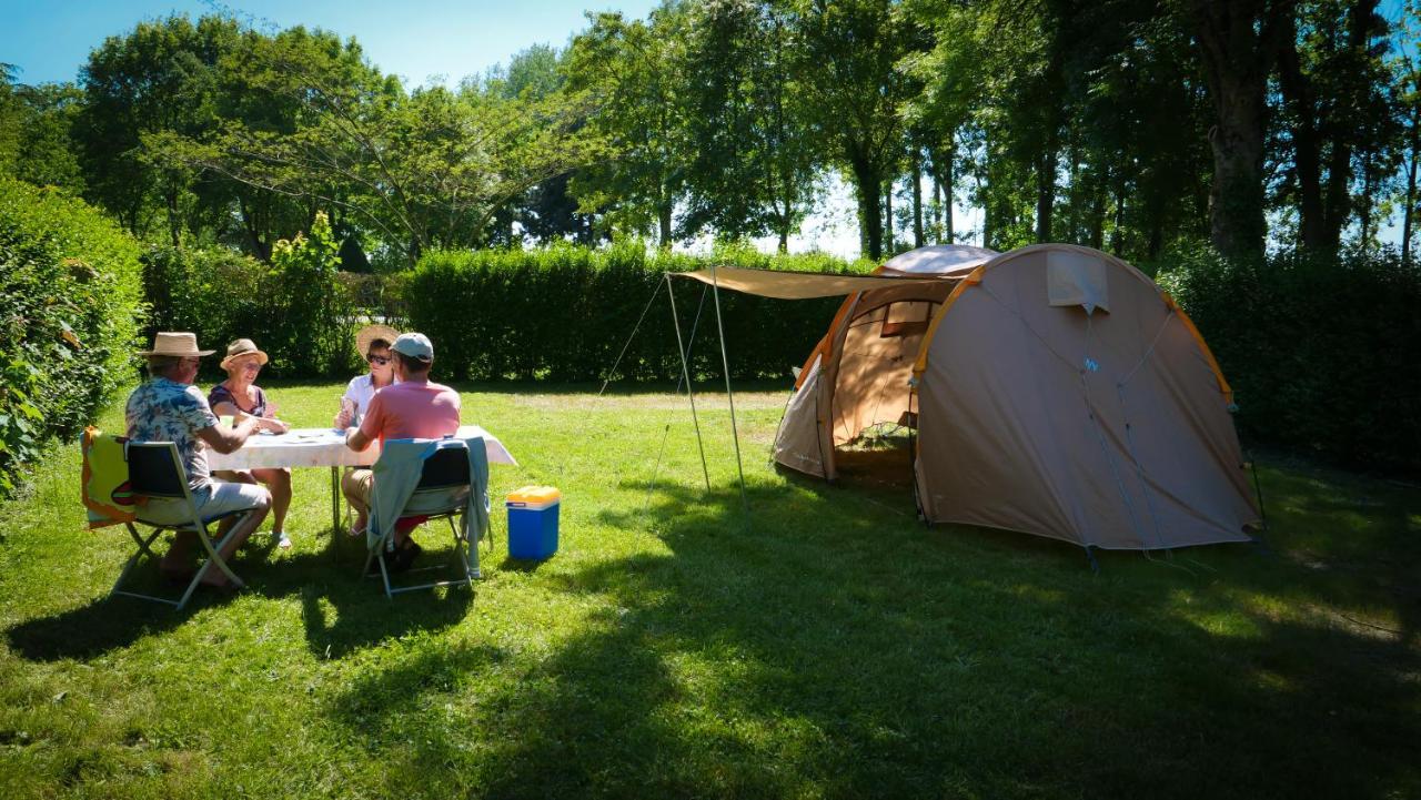 Hotel Camping Des Loisirs Évron Exteriér fotografie